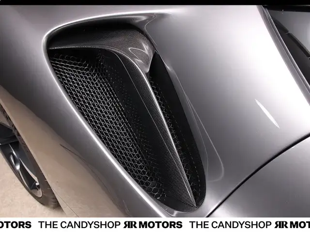 Ferrari SF90 Stradale *Carbon*Lift*Daytona Racing Sitze* Ansicht 24