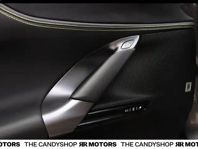 Ferrari SF90 Stradale *Carbon*Lift*Daytona Racing Sitze* Ansicht 32