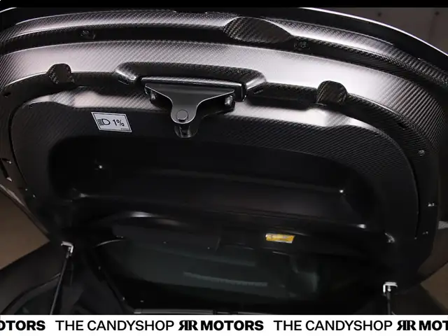 Ferrari SF90 Stradale *Carbon*Lift*Daytona Racing Sitze* Ansicht 14