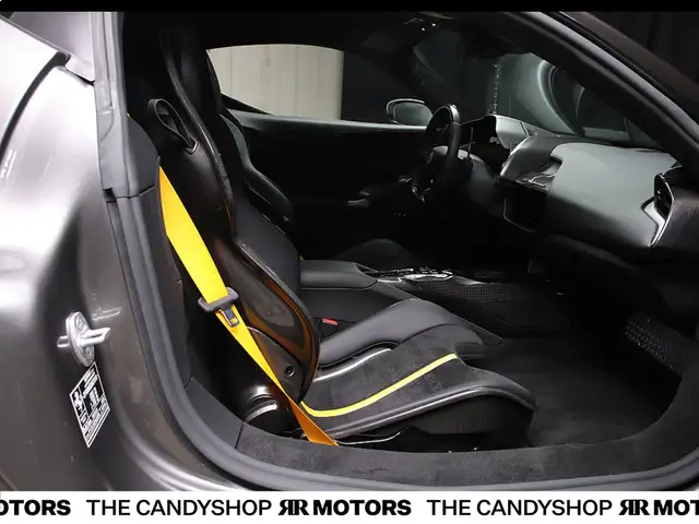 Ferrari SF90 Stradale *Carbon*Lift*Daytona Racing Sitze* Ansicht 25