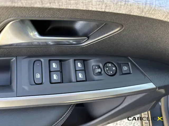 Peugeot 3008 view 13