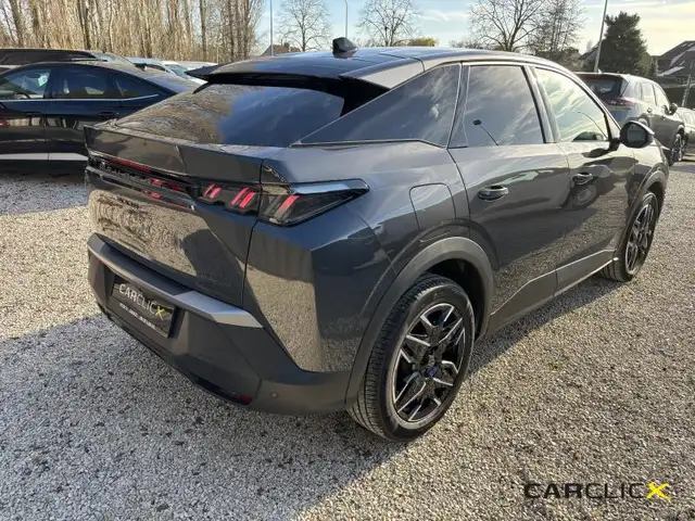 Peugeot 3008 view 5