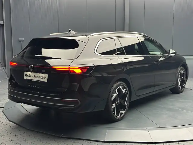 Volkswagen Passat view 5
