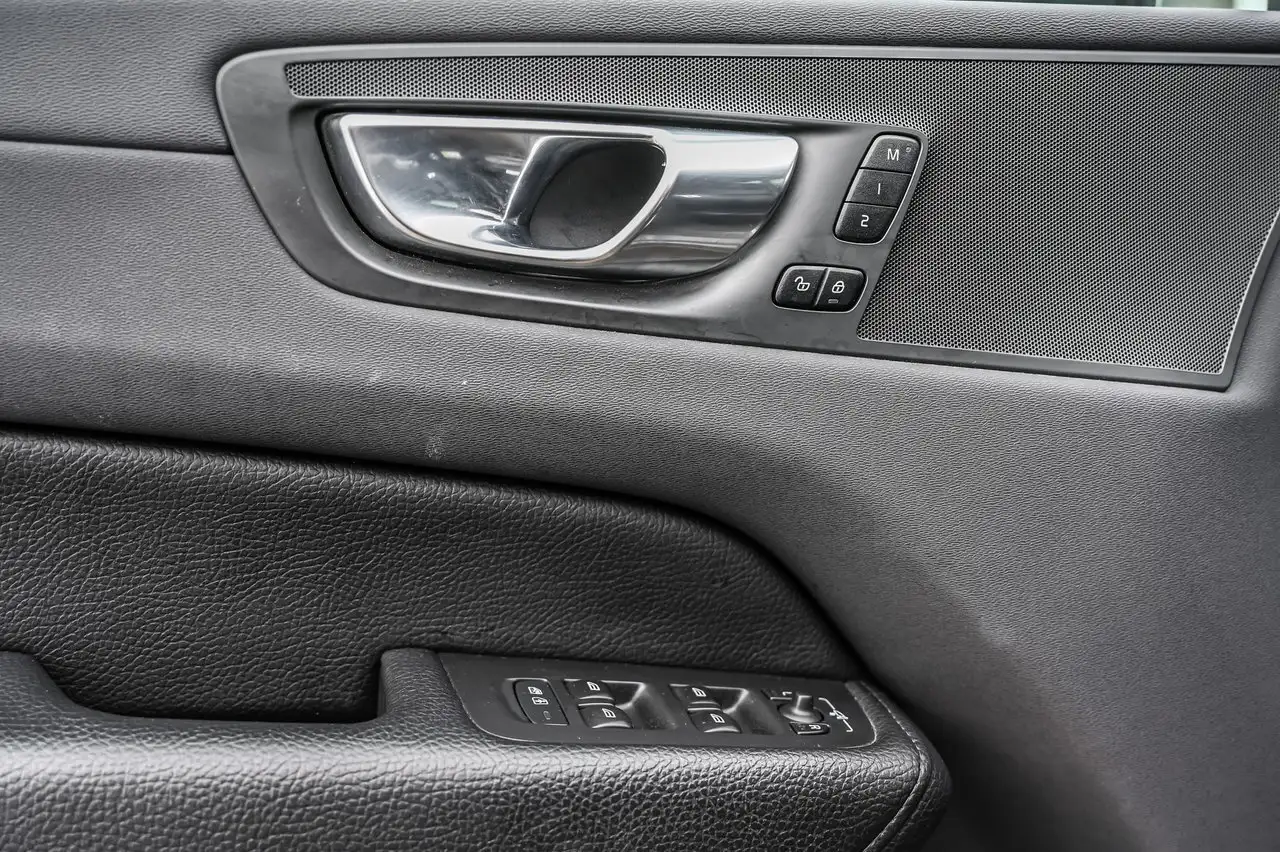 Volvo XC60 снимка Volvo XC60