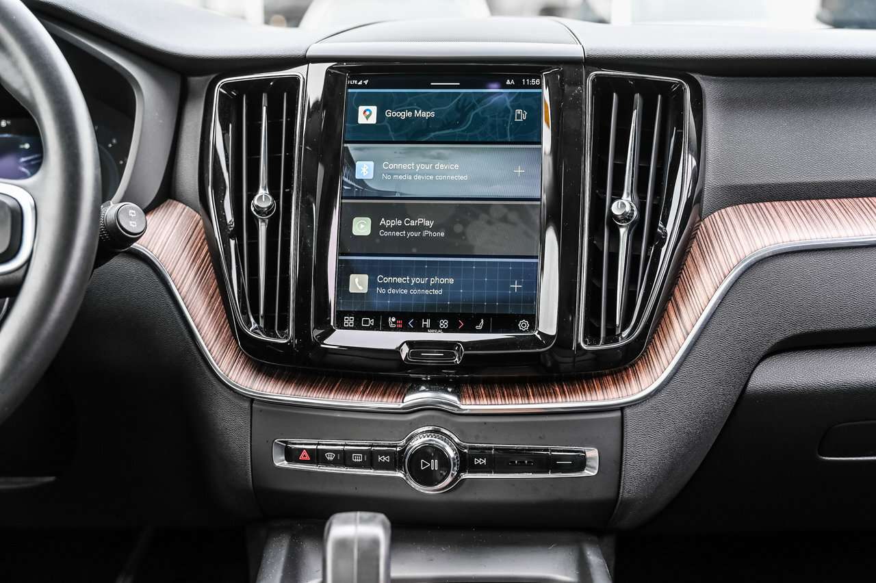 2022 Volvo XC60 B6 AWD Momentum Climate / 20s / Climat / 20s thumb 25