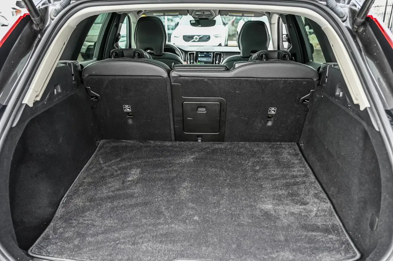 Volvo XC60 снимка Volvo XC60