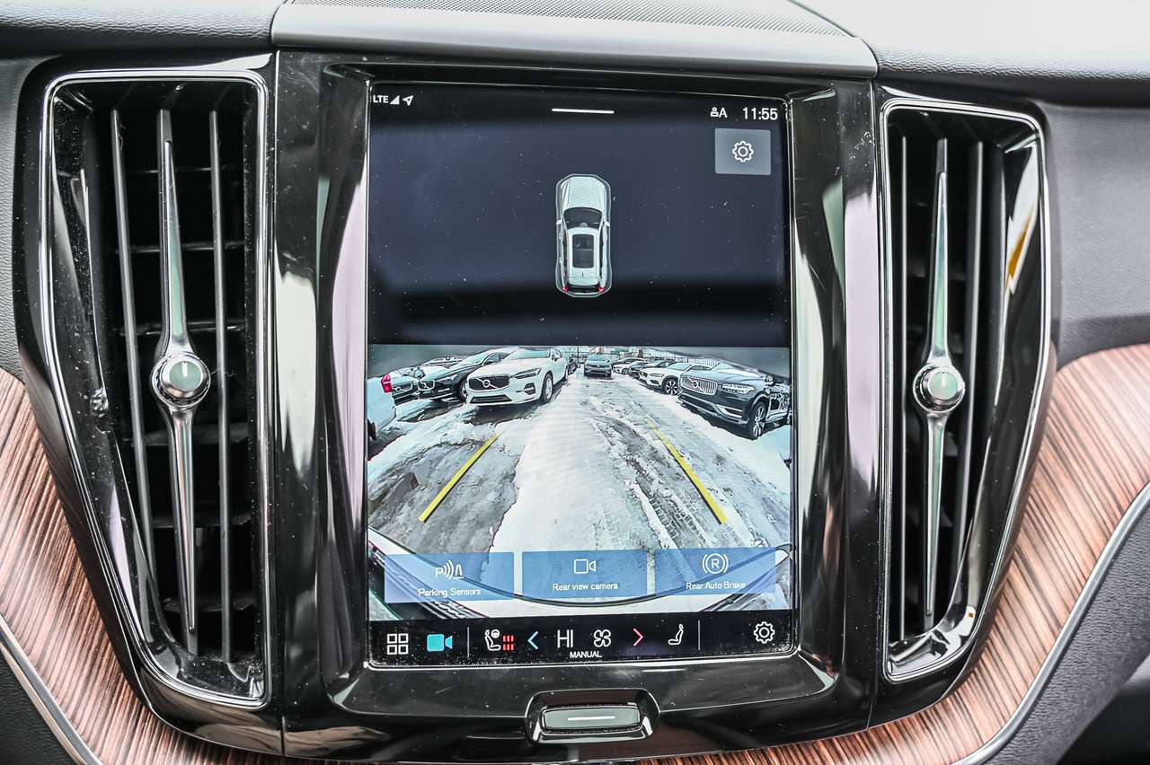 2022 Volvo XC60 B6 AWD Momentum Climate / 20s / Climat / 20s thumb 19