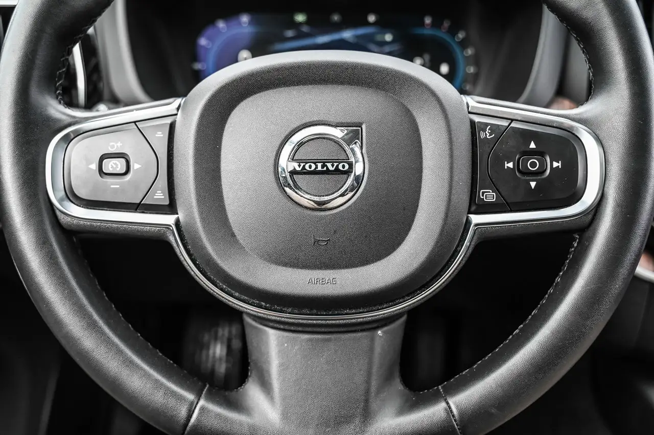 Volvo XC60 снимка Volvo XC60
