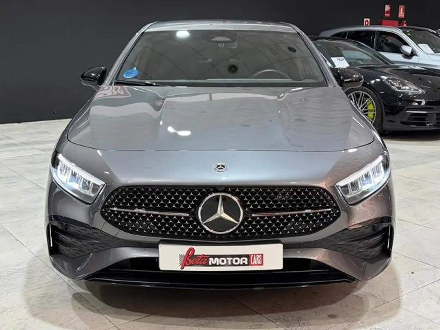 Mercedes-Benz A 250 250e Progressive Line Advanced 8G-DCT Gris - 2