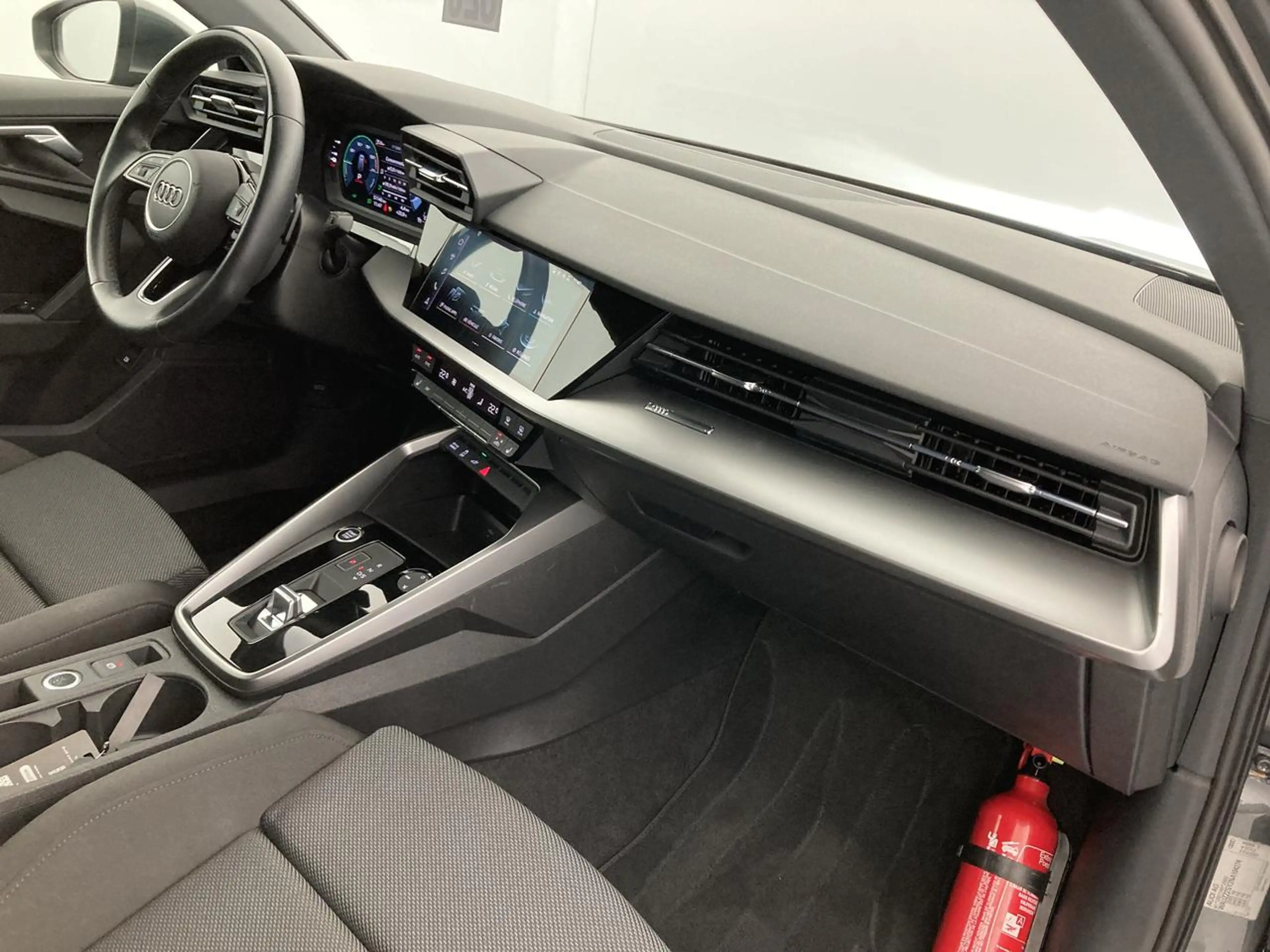 Audi A3 40 TFSIe S line S tronic (150 kW) — photo 11