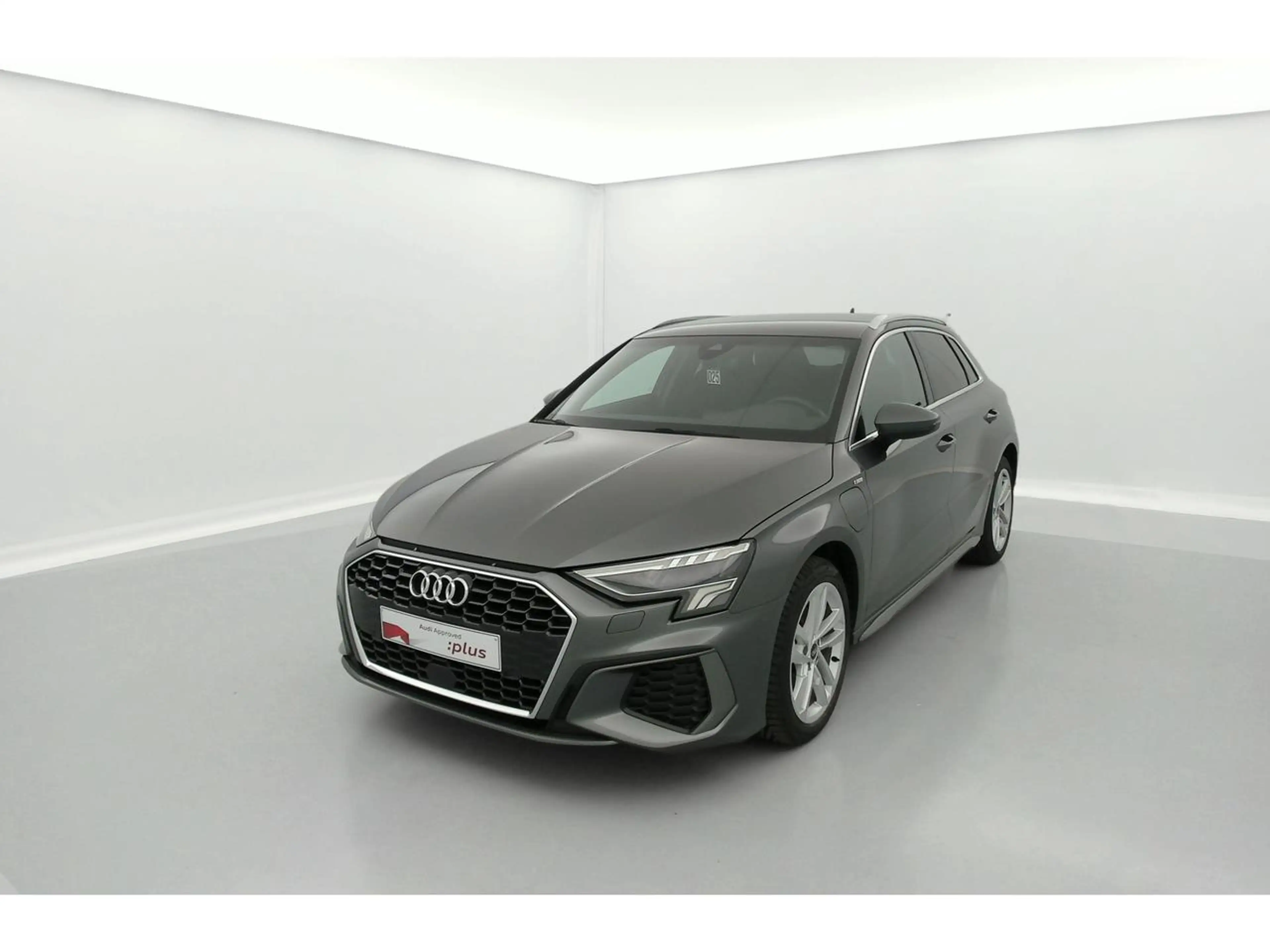 Audi A3 40 TFSIe S line S tronic (150 kW)