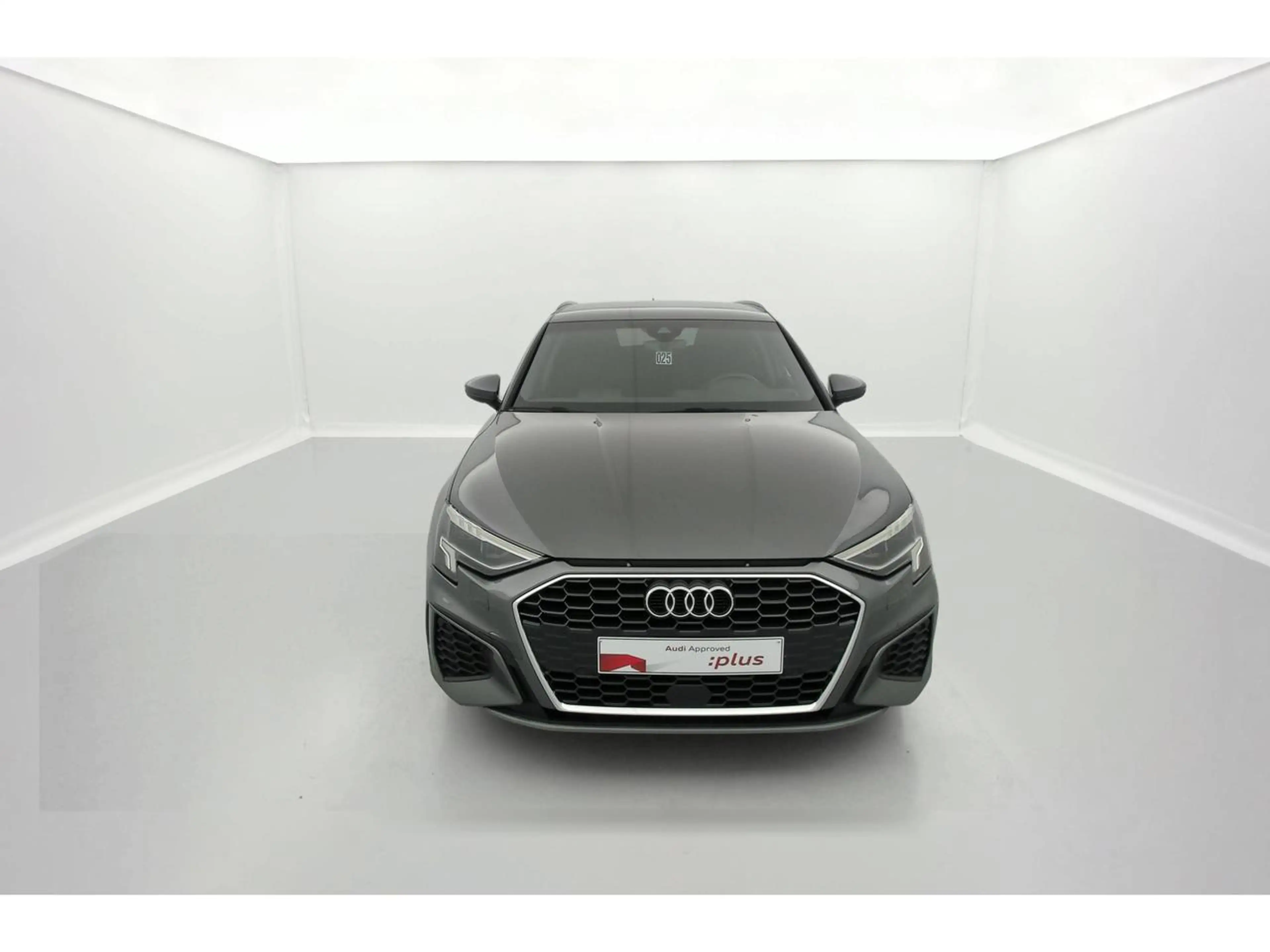 Audi A3 40 TFSIe S line S tronic (150 kW) — photo 2