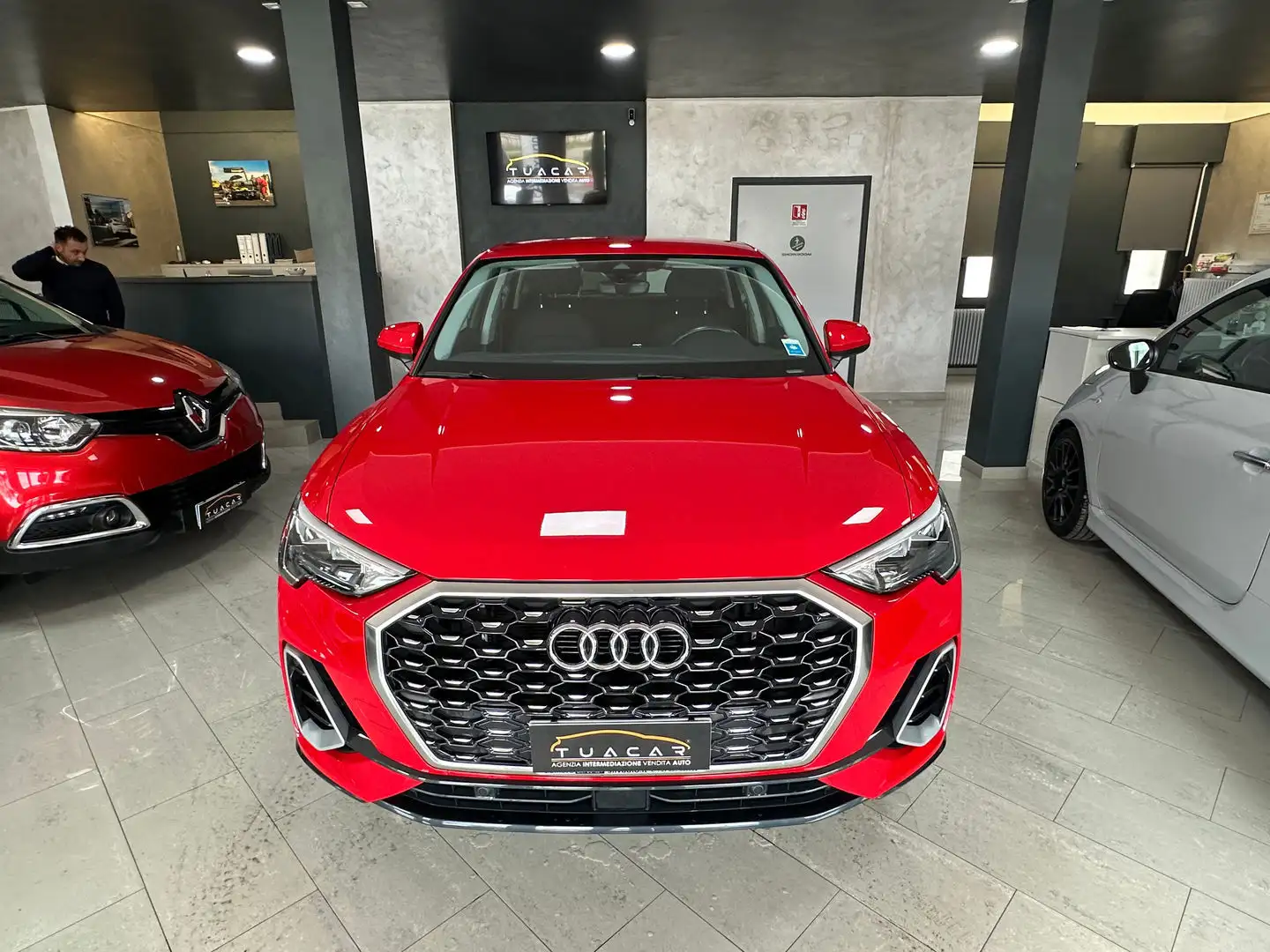 Audi Q3 S Line 2.0 35 TDI Piros - 2