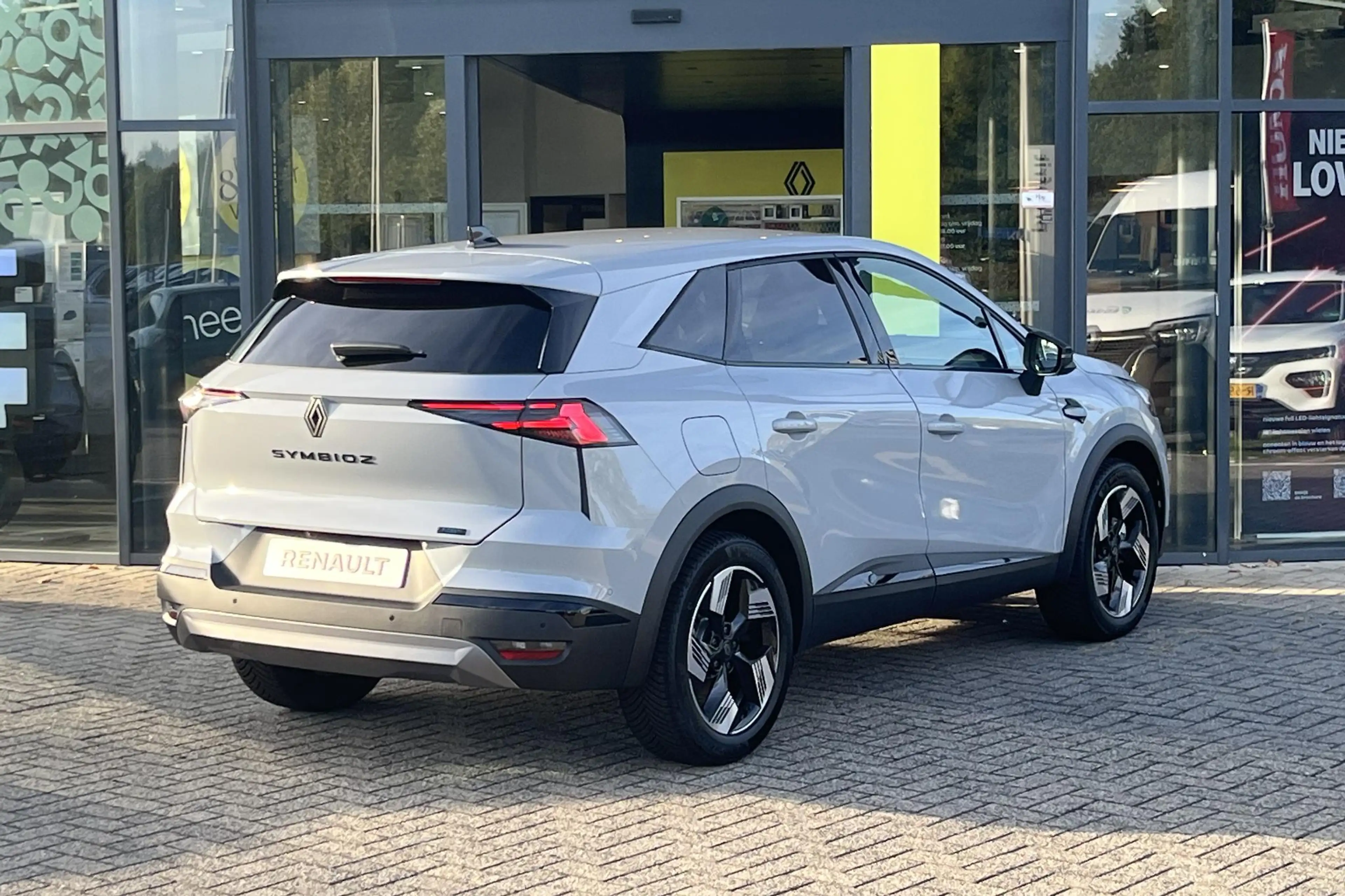Renault Symbioz 1.8 E-Tech full hybrid 160 esprit Alpine — photo 2