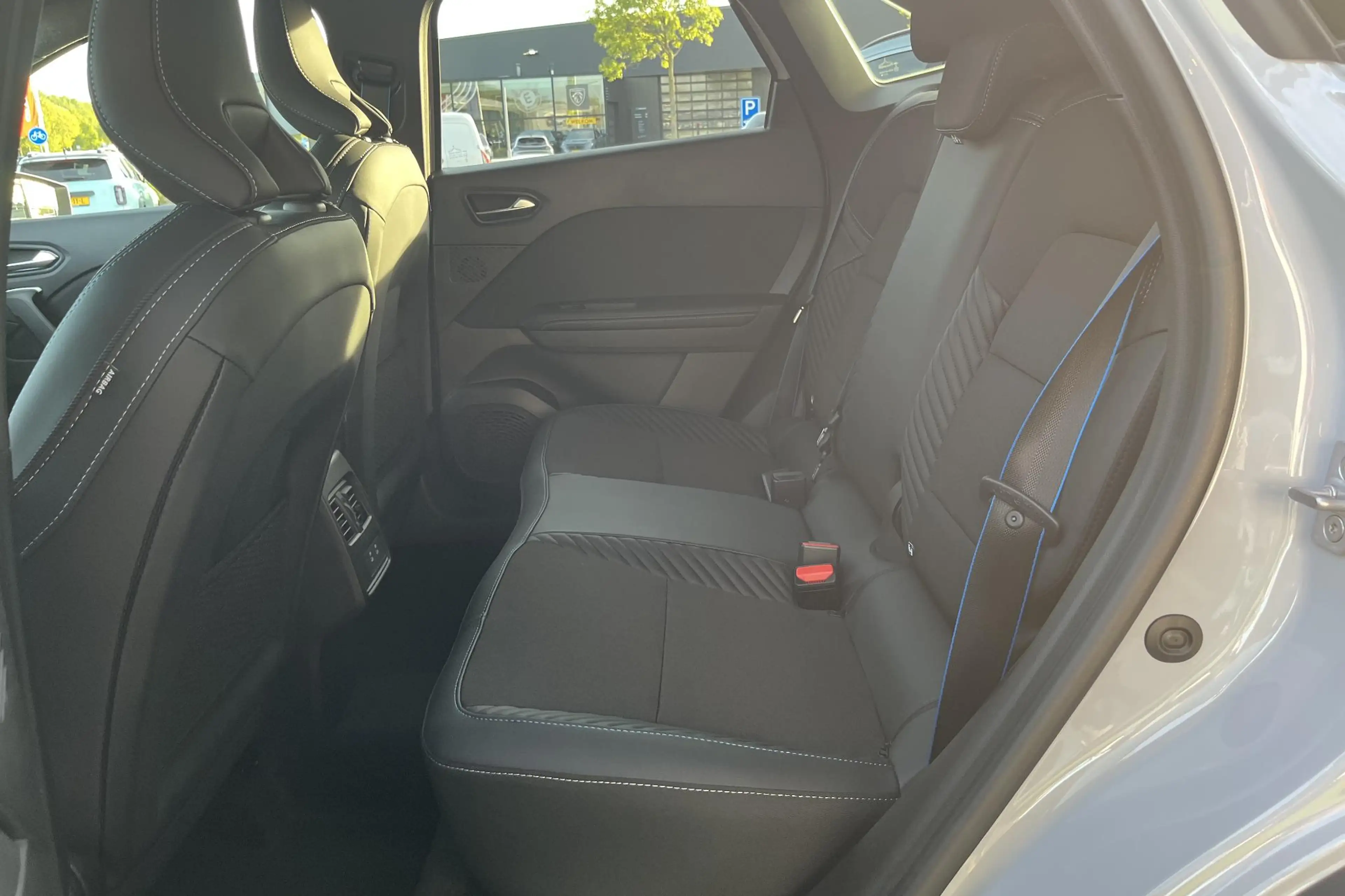 Renault Symbioz 1.8 E-Tech full hybrid 160 esprit Alpine — photo 9