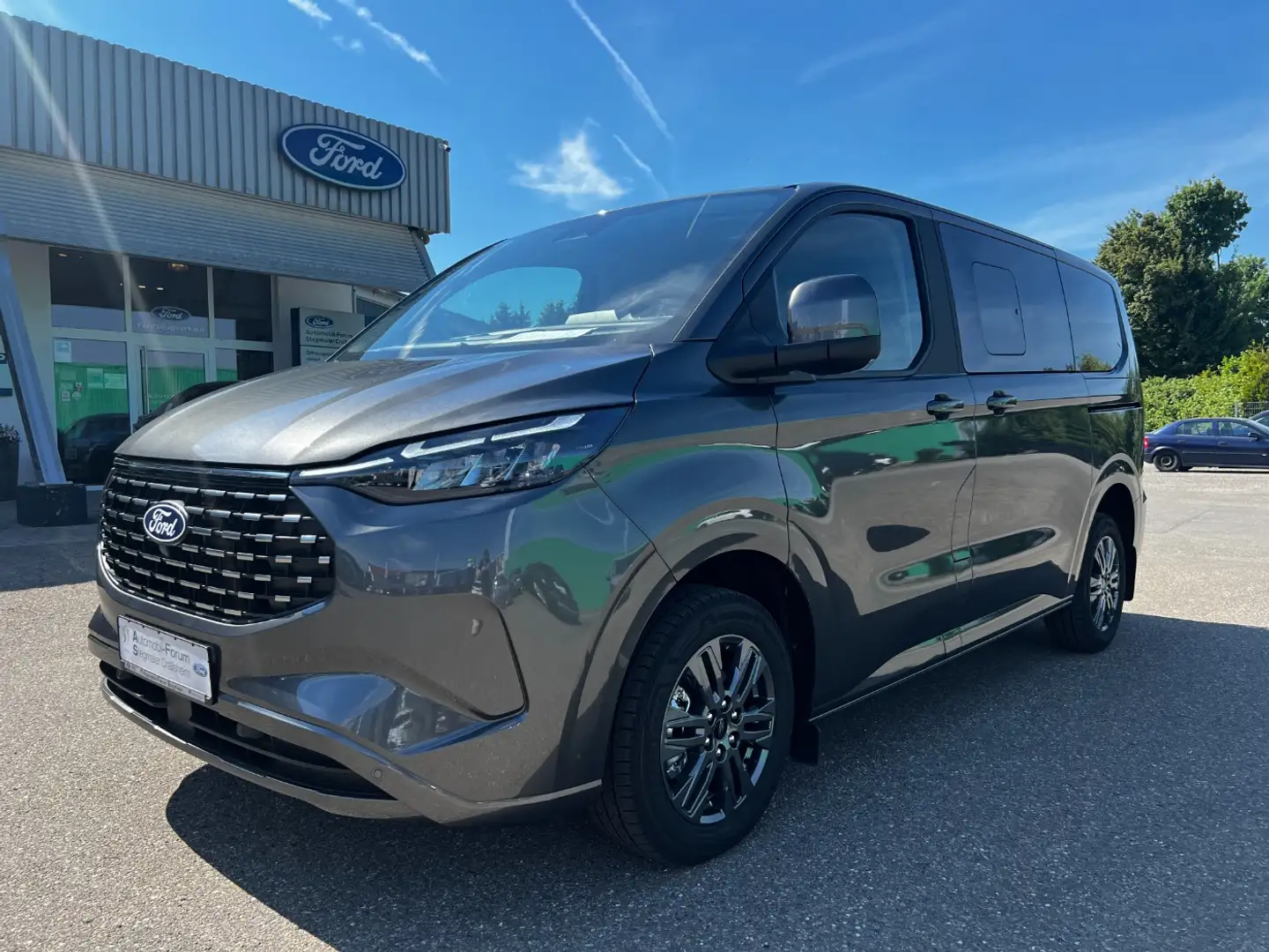 Ford Tourneo Custom 2.5 Duretec PHEV 340L1 *AHK 2.8 TO* Grau - 2