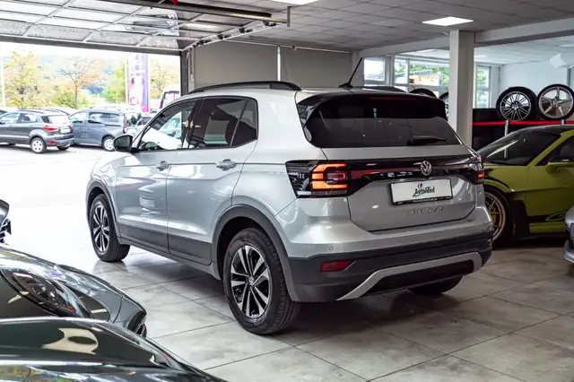 Volkswagen T-Cross view 5