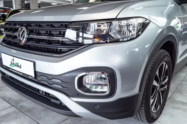 Volkswagen T-Cross view 10