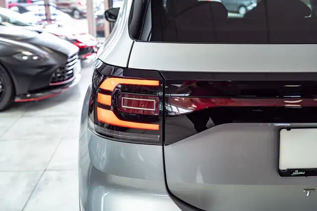 Volkswagen T-Cross view 14