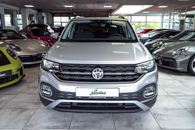 Volkswagen T-Cross view 2