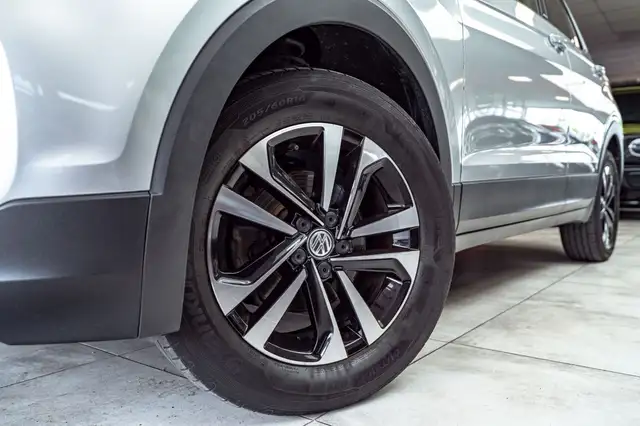 Volkswagen T-Cross view 11
