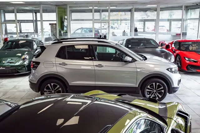 Volkswagen T-Cross view 8