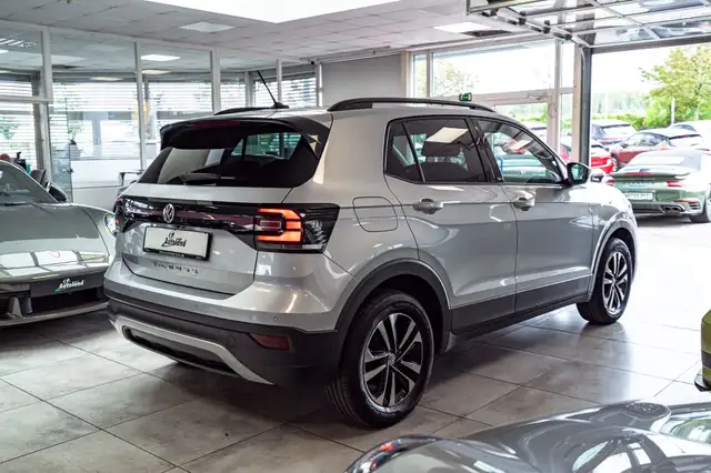 Volkswagen T-Cross view 7