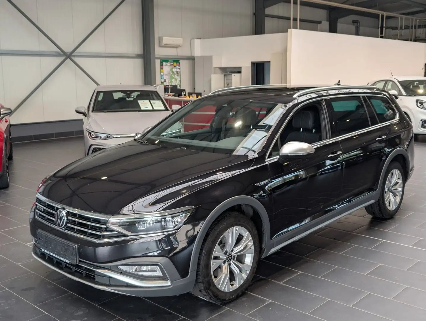Volkswagen Passat Variant 2.0 TDI SCR DSG 4Motion Alltrack Noir - 1