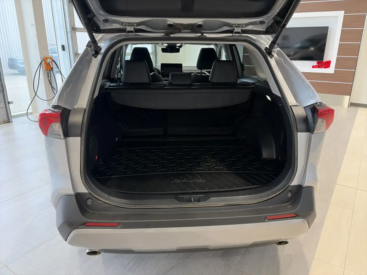 Toyota RAV 4 снимка Toyota RAV 4