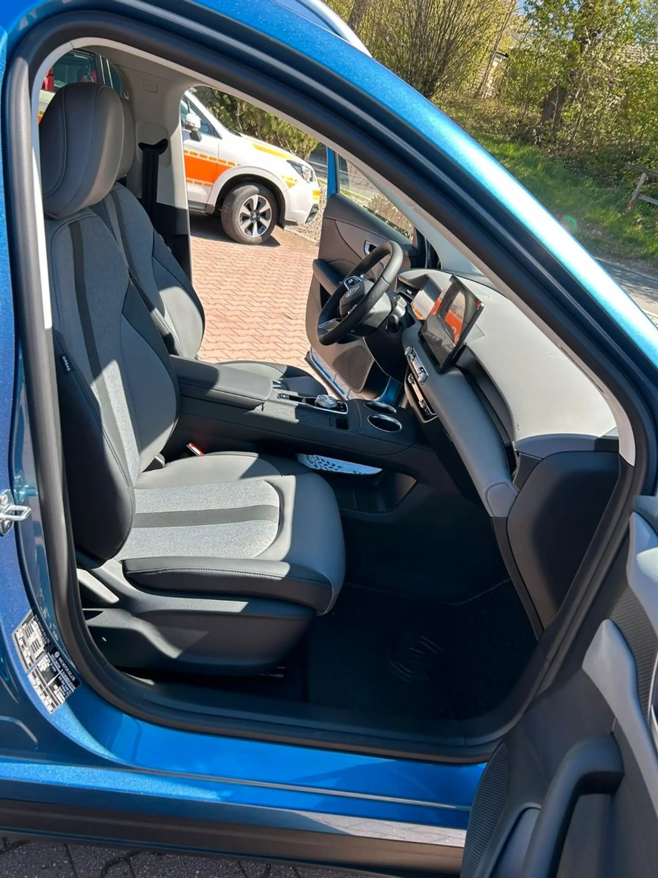 MG S5 64 kWh Luxury Long Range Vorführwagen — photo 12