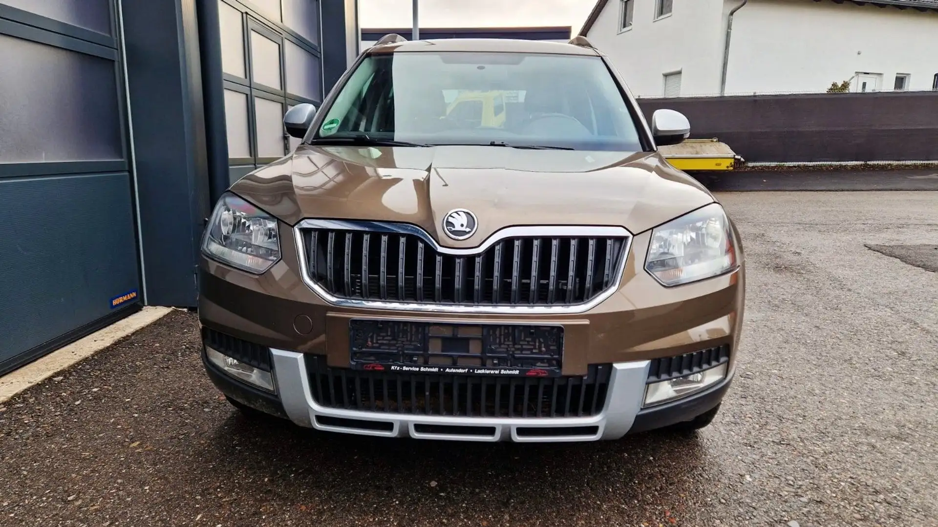 Skoda Yeti 2.0 TDI Ambition Outdoor 4x4 Navi Braun - 2
