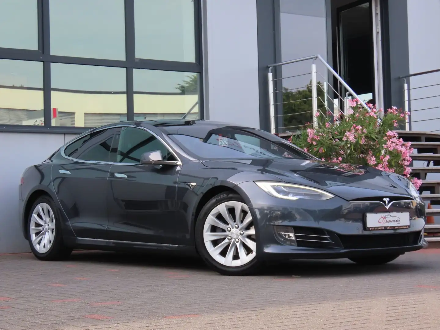 Tesla Model S Dual 75 kW Sportsitze Pano Autopilot Gris - 2