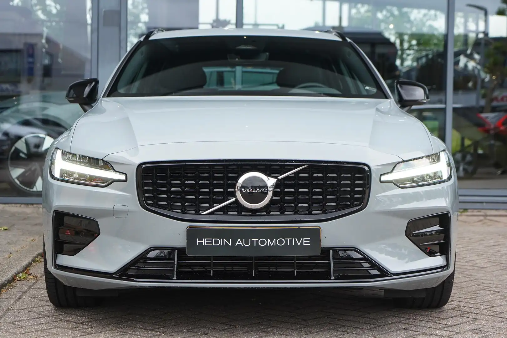 Volvo V60 2.0 B3 Plus Dark | Google | Stoel & Stuurverwarmin Grijs - 2