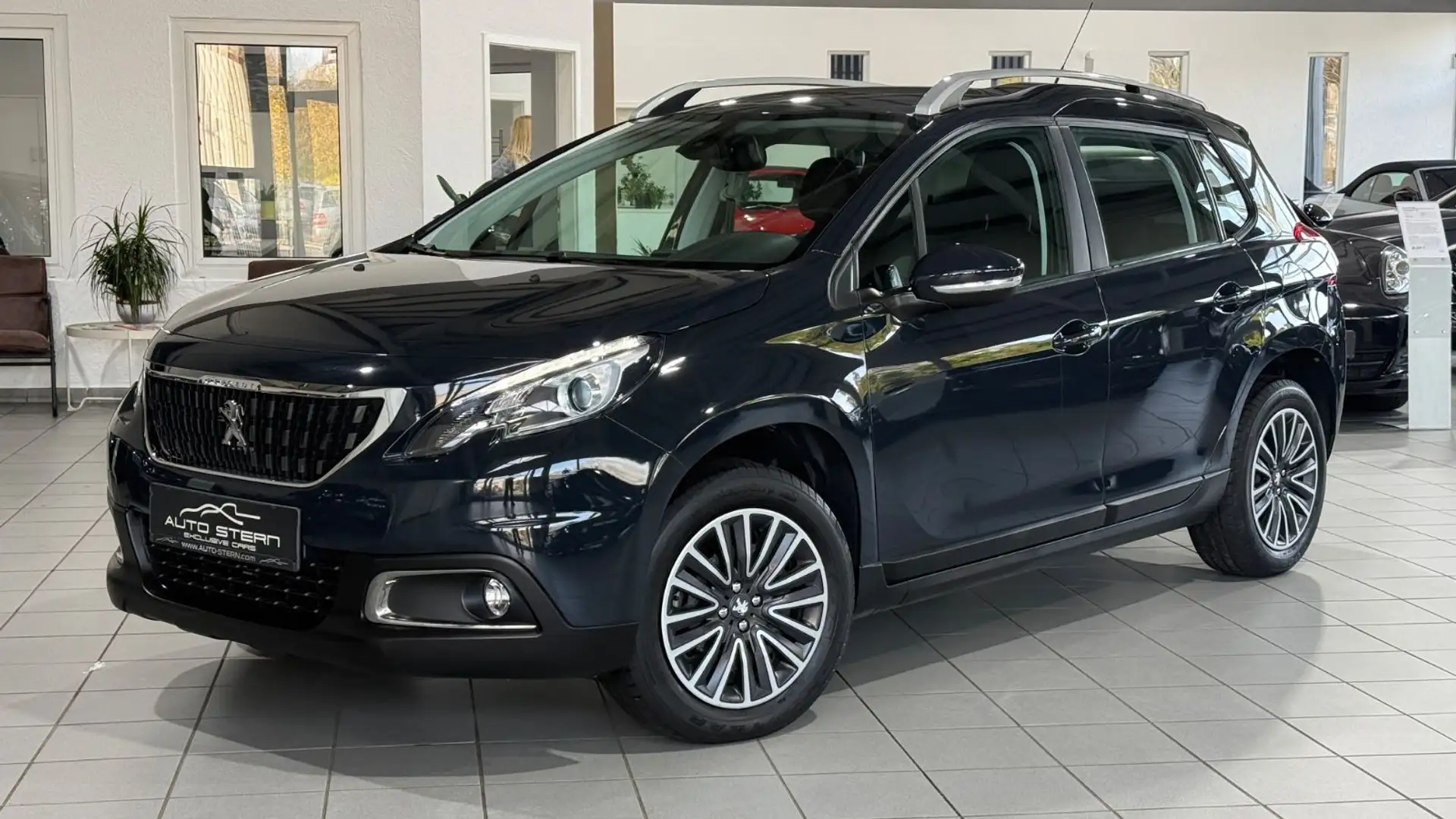 Peugeot 2008 Active AUTOMATIK CARPLAY RCAM SHZ GRA PDC Gris - 1