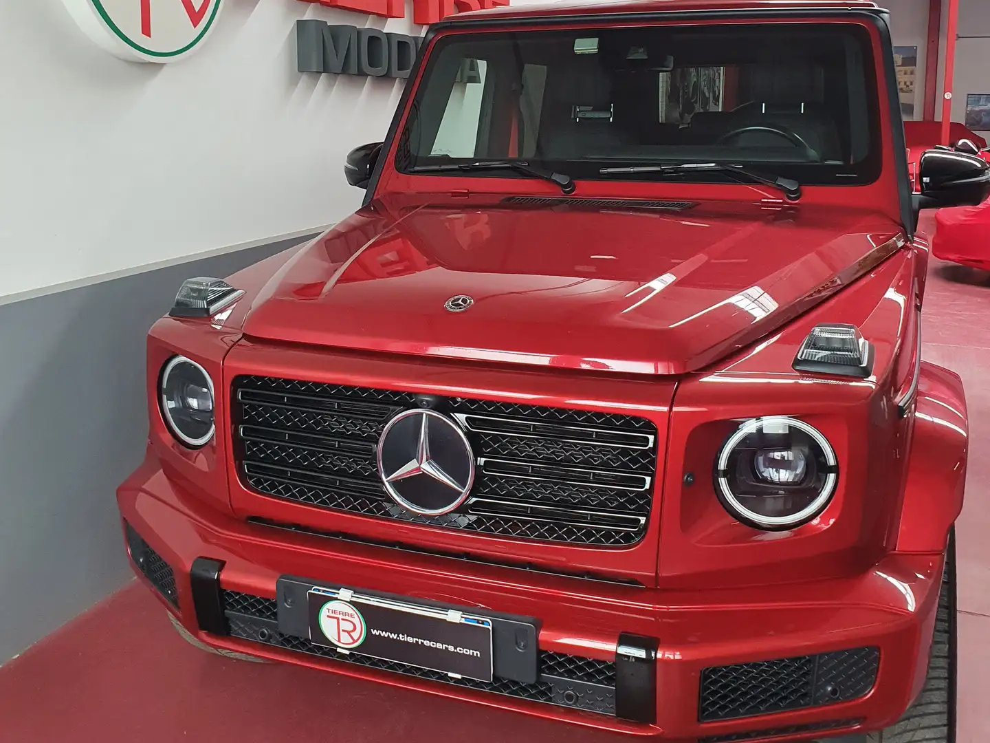 Mercedes-Benz G 350 d Premium 286cv auto amg line Rojo - 2