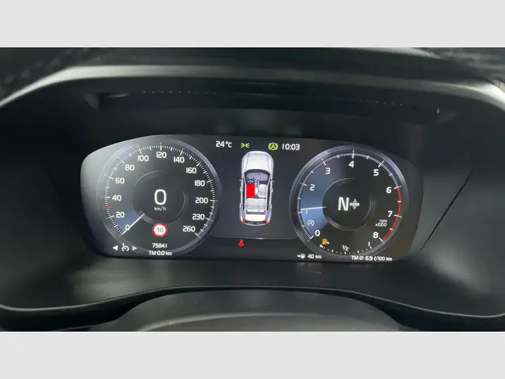 Volvo XC40 T2 Essential Manual 2022, foto 9