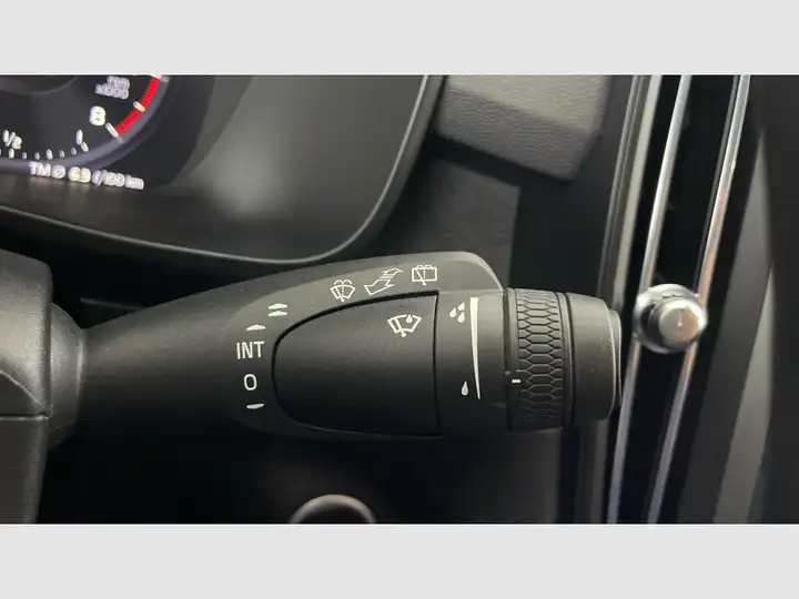 Volvo XC40 T2 Essential Manual 2022, foto 29