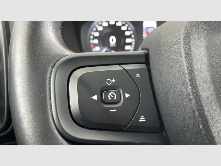 Volvo XC40 T2 Essential Manual 2022, foto 28