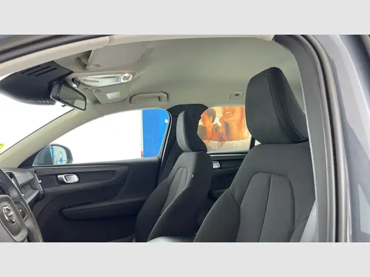 Volvo XC40 T2 Essential Manual 2022, foto 45