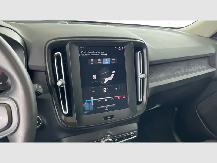 Volvo XC40 T2 Essential Manual 2022, foto 47