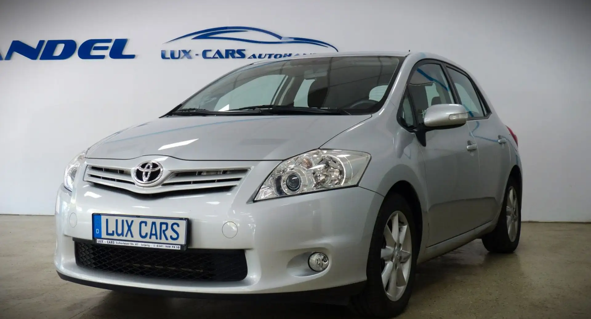 Toyota Auris Life+ Silber - 2