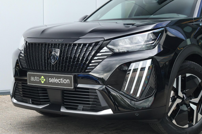 Peugeot e-2008 EV GT 54 kWh / Camera / DAB — photo 4