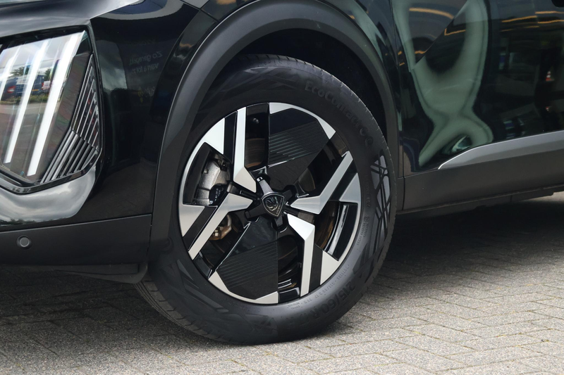 Peugeot e-2008 EV GT 54 kWh / Camera / DAB — photo 5