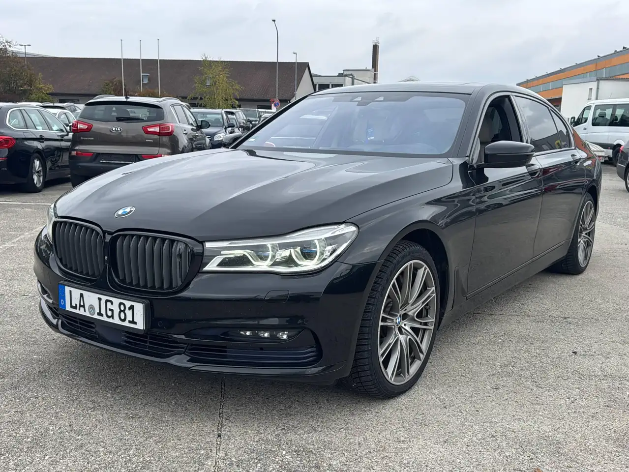BMW 750 750 L i xDrive — photo 1 of 15