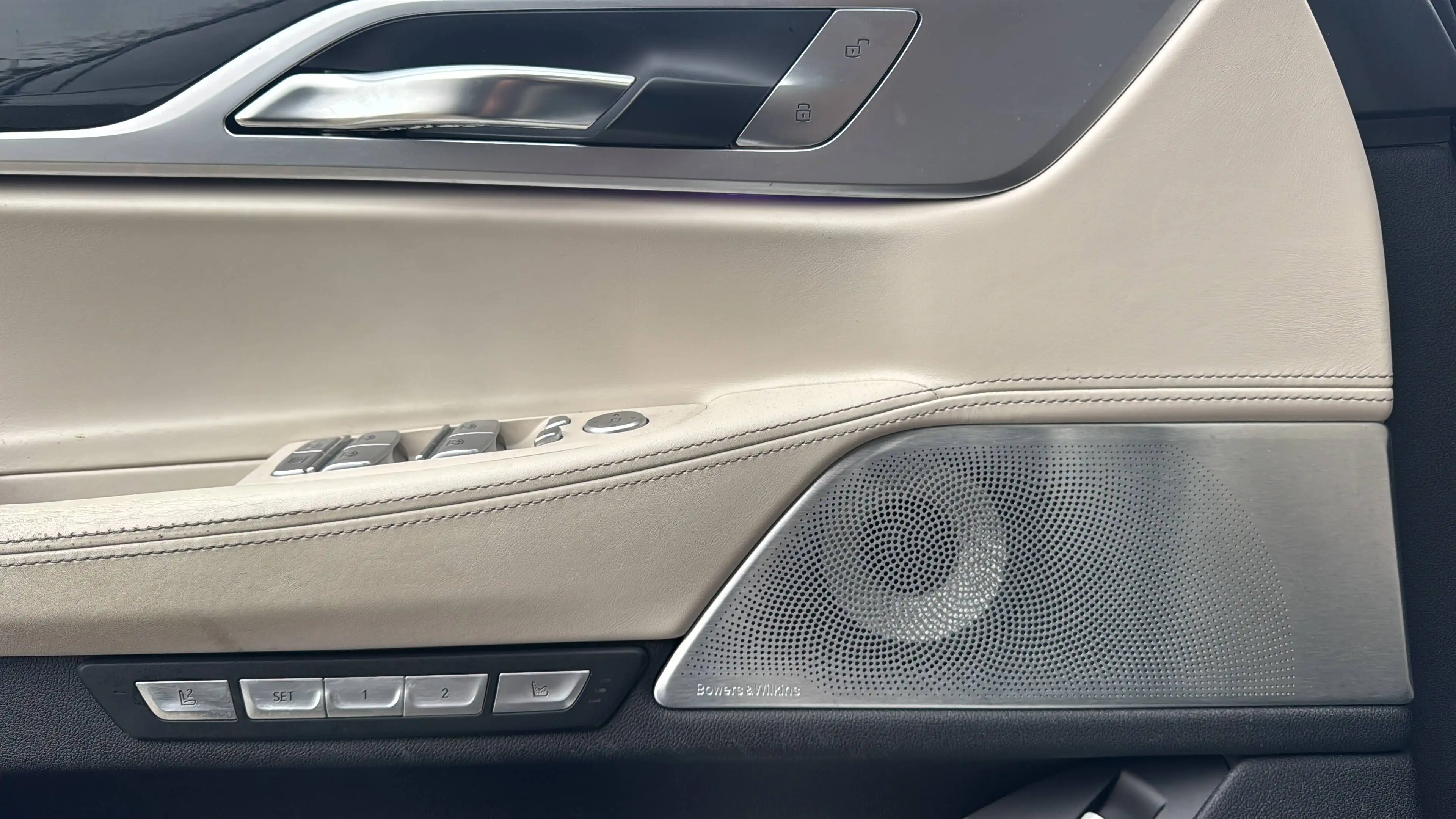 BMW 750 750 L i xDrive — photo 11