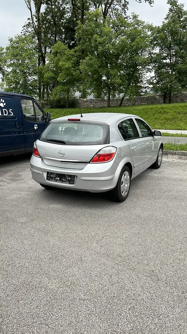 Opel Astra Enjoy Plateado - 2