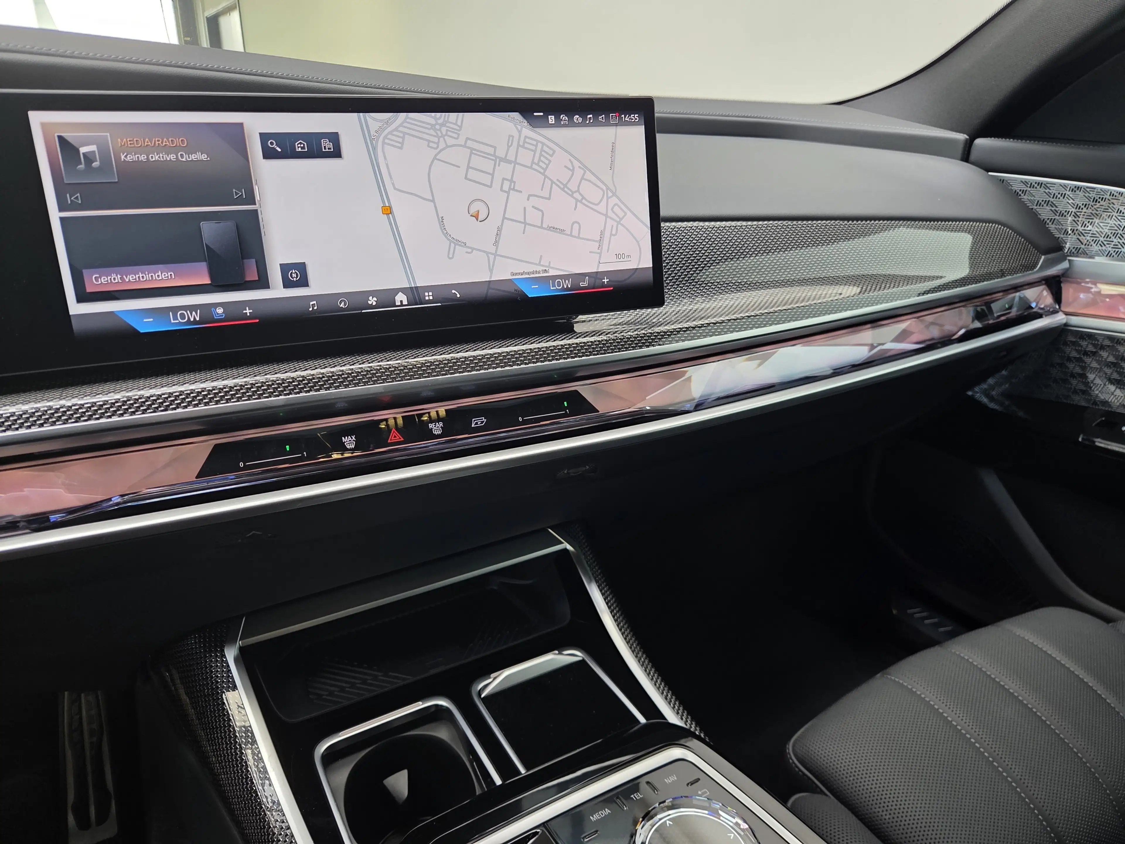 BMW 740 xDr. M Sport Pro Entertain Executive Lounge — photo 10
