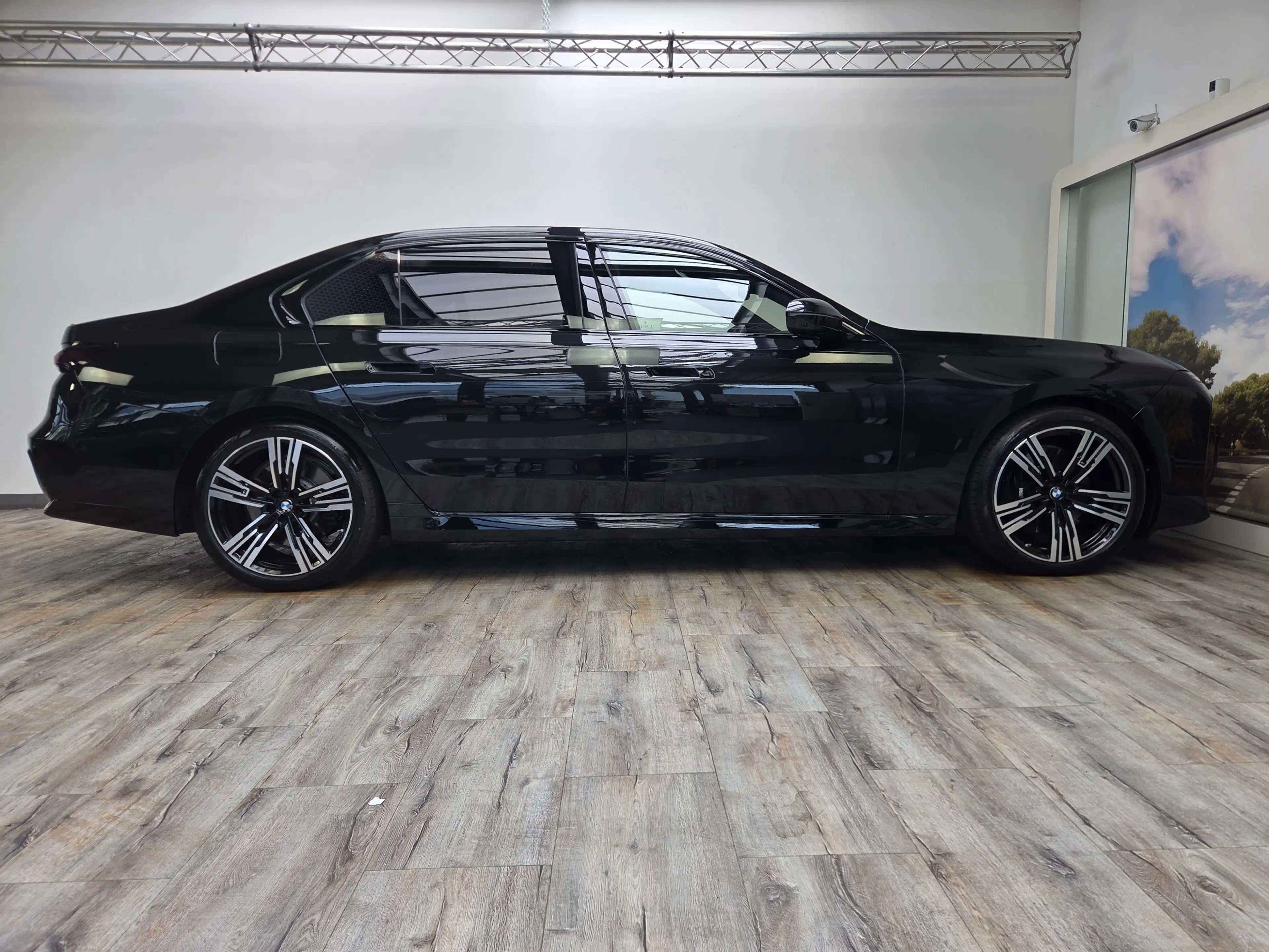 BMW 740 xDr. M Sport Pro Entertain Executive Lounge — photo 4
