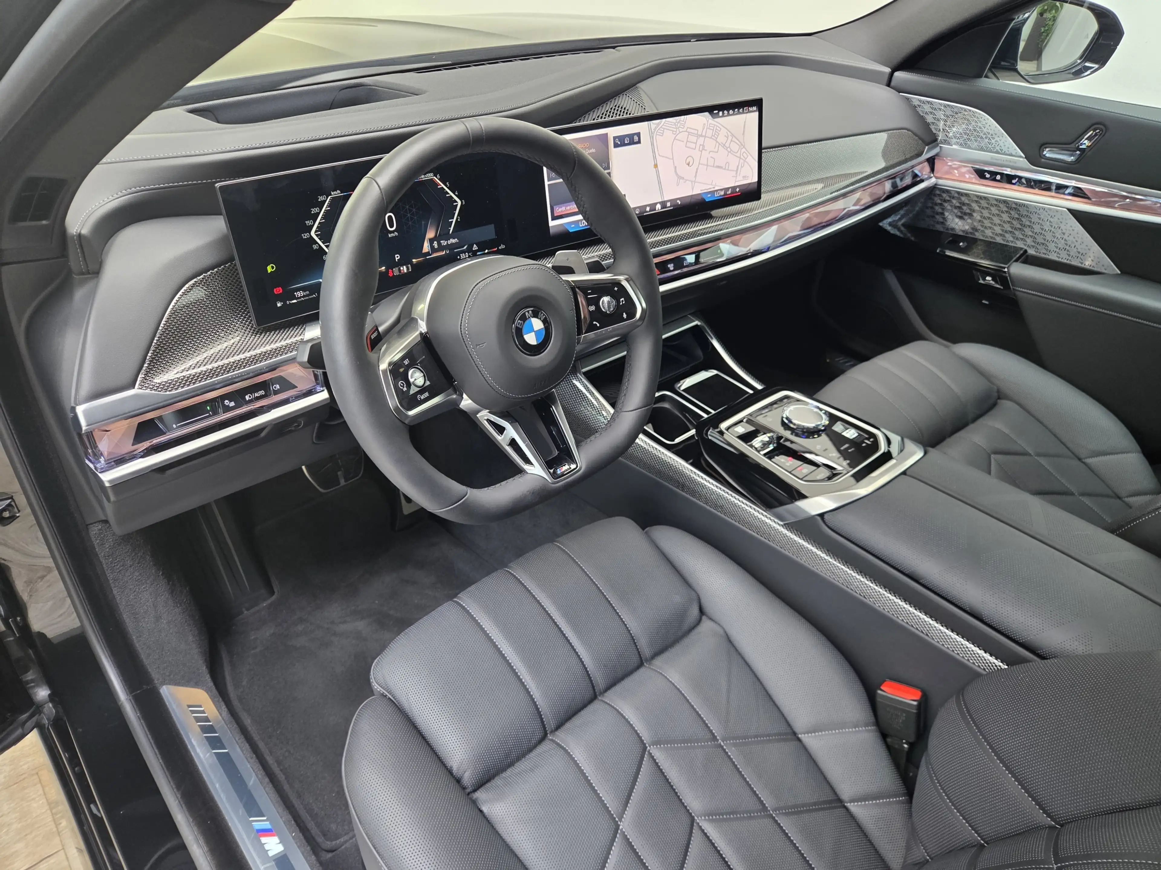BMW 740 xDr. M Sport Pro Entertain Executive Lounge — photo 8