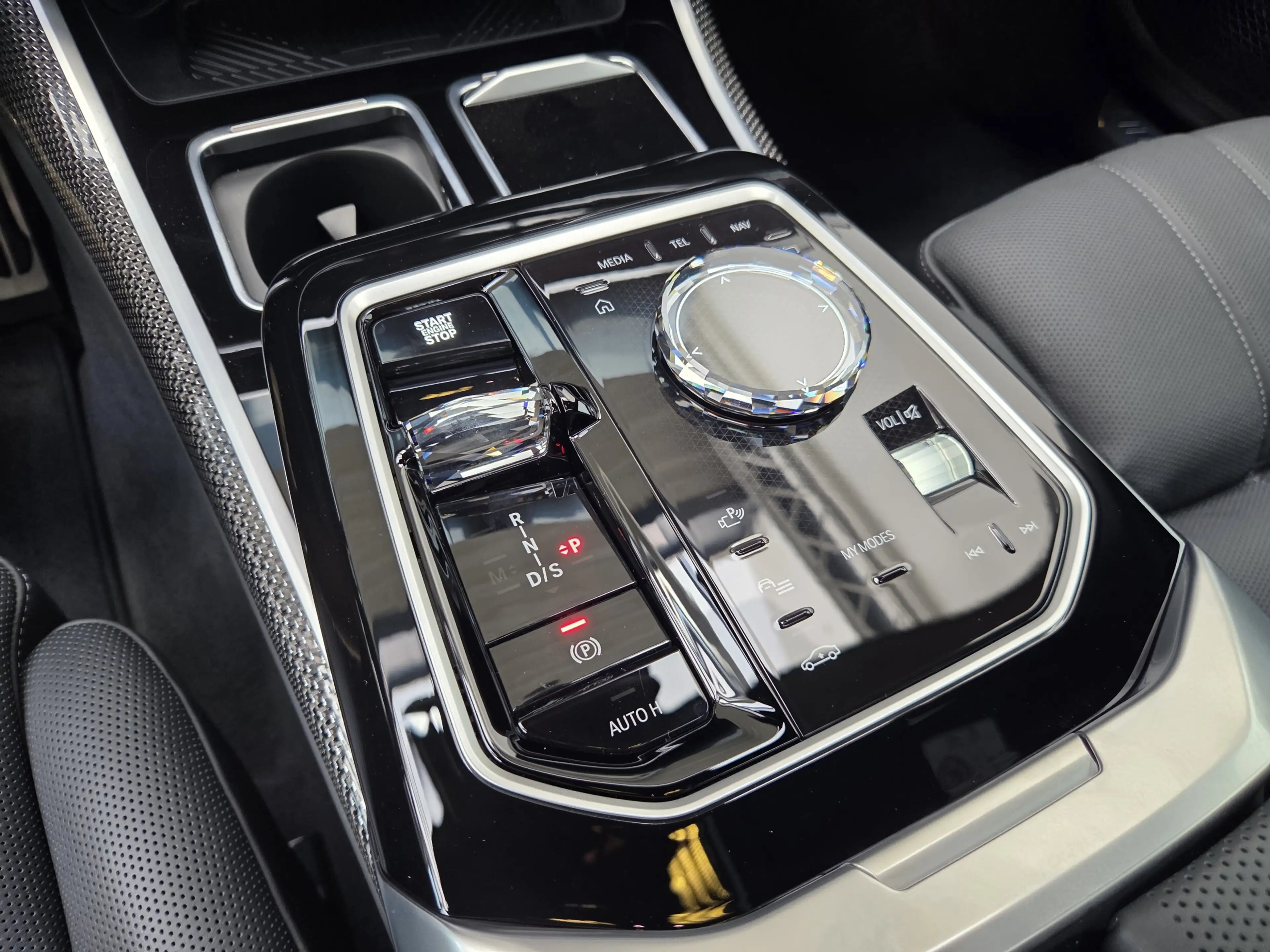 BMW 740 xDr. M Sport Pro Entertain Executive Lounge — photo 11
